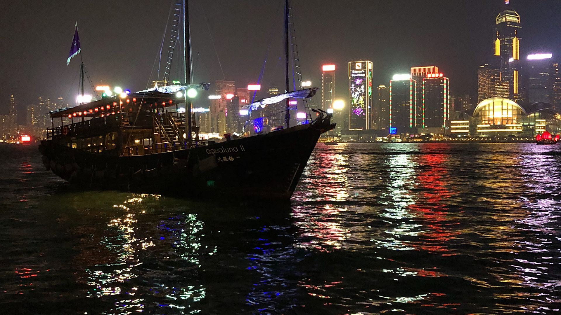 Обои Гонконг, вода, ночь, город, метрополия в разрешении 1920x1080