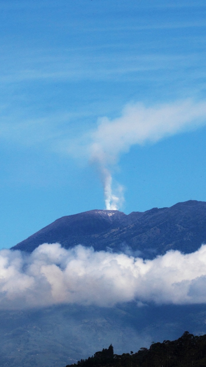 Обои Вулкан Турриальба, Вулкан Ареналь, вулкан, национальный парк, облако в разрешении 720x1280