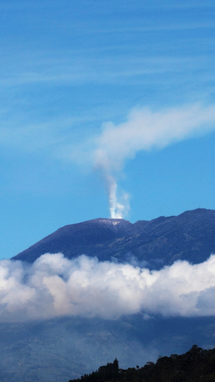 Обои Вулкан Турриальба, Вулкан Ареналь, вулкан, национальный парк, облако в разрешении 750x1334