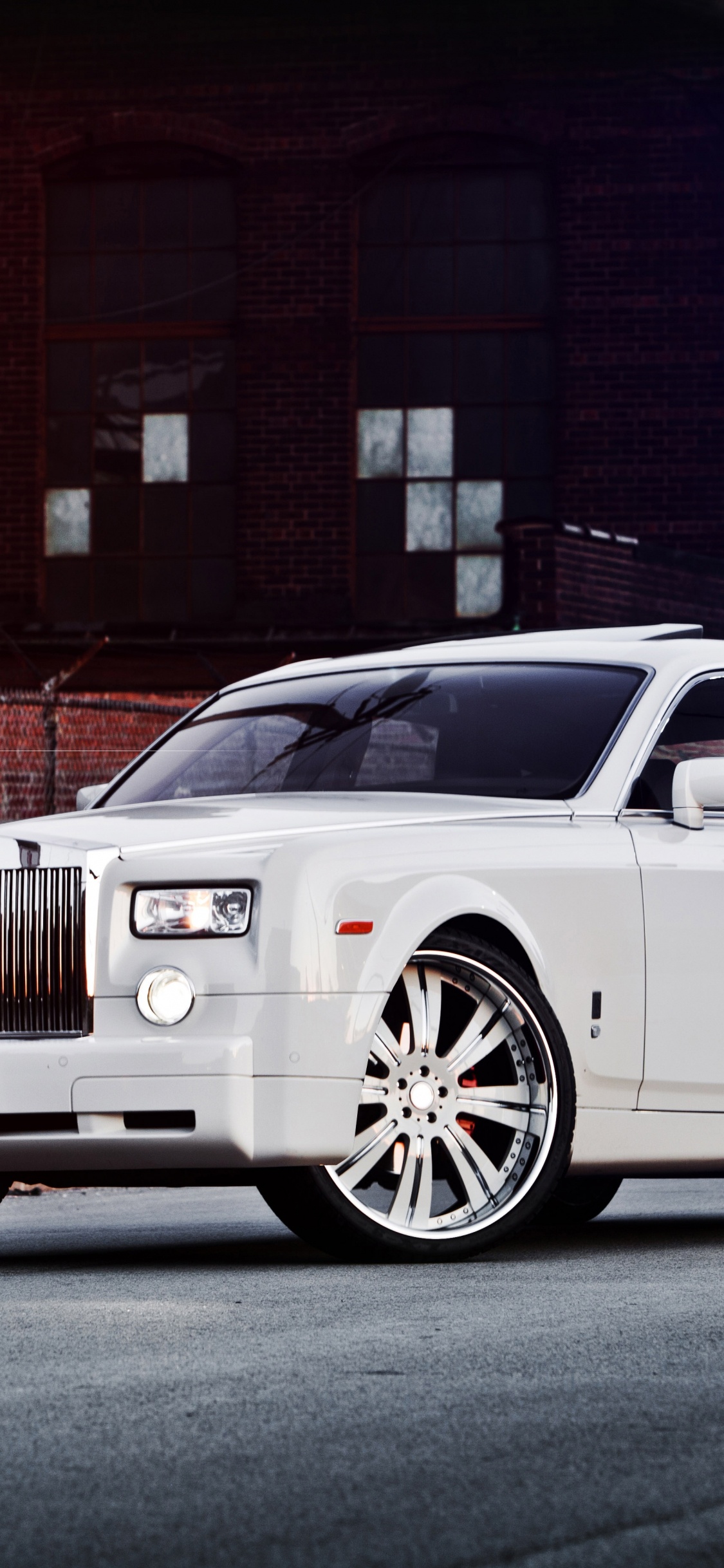 Обои rolls-royce, авто, Роллс-Ройс Призрак, Роллс-Ройс Автомобилей, Роллс-Ройс Фантом в разрешении 1125x2436