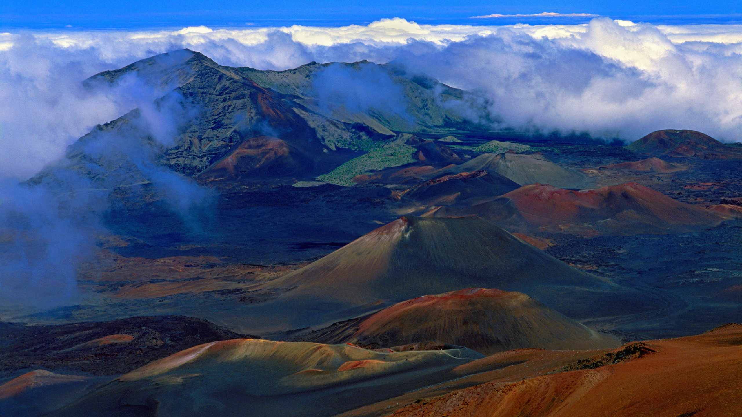 Обои кратер Халеакала, Haleakal, гора, нагорье, дикая местность в разрешении 2560x1440
