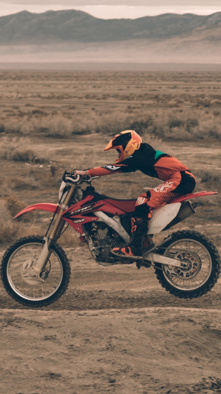 Обои мотокросс, мотоцикл, мотоспорт, эндуро, почва в разрешении 720x1280