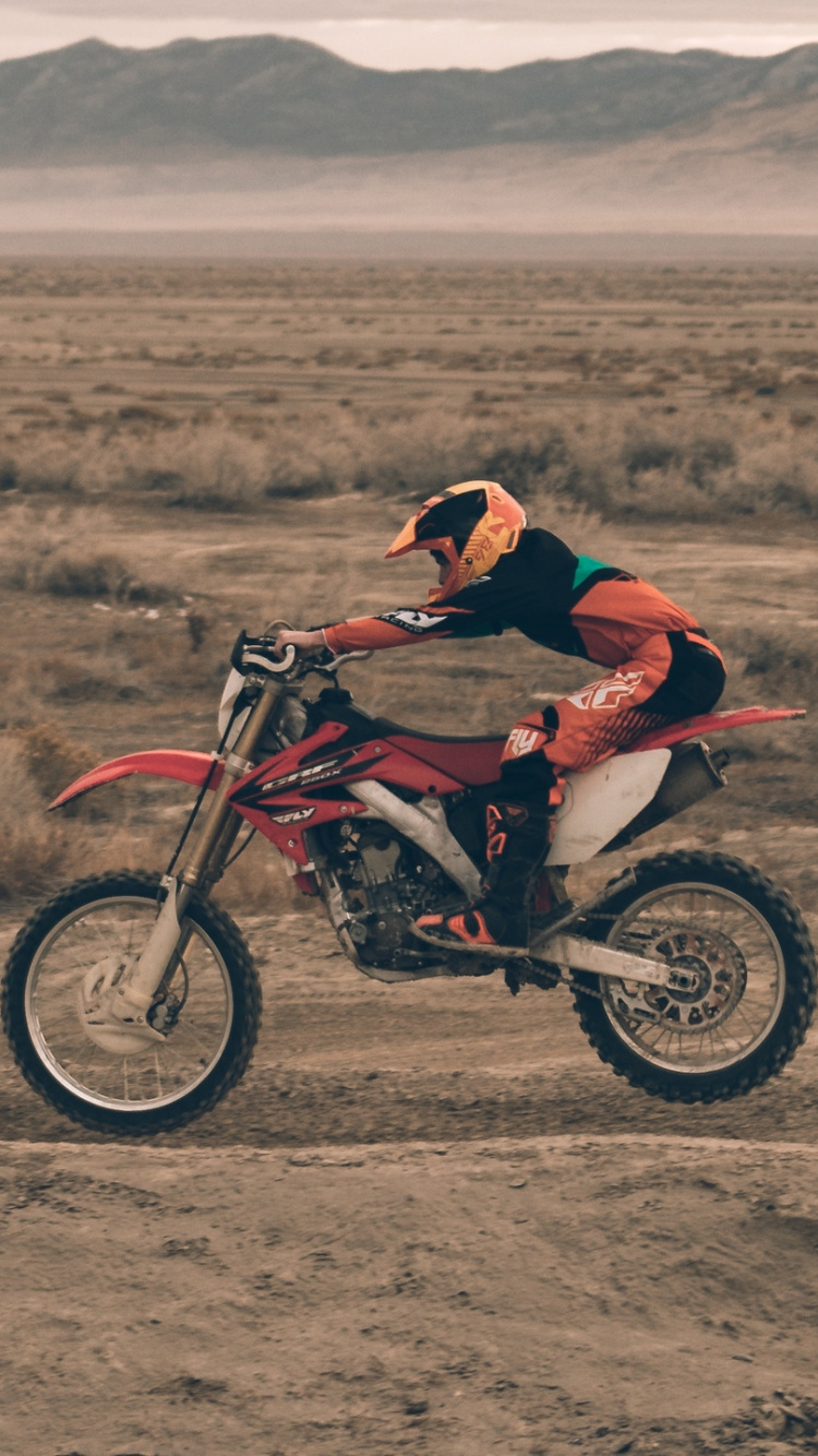 Обои мотокросс, мотоцикл, мотоспорт, эндуро, почва в разрешении 750x1334