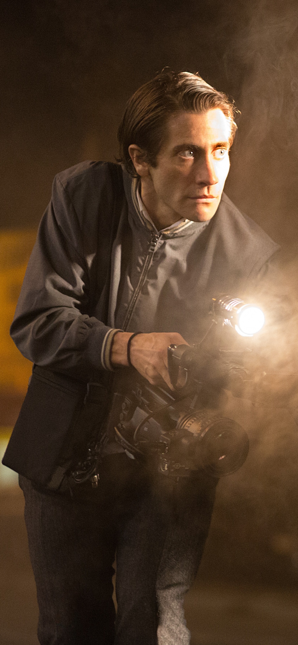 Обои Лу Блум, Международный кинофестиваль в Торон, ночь, темнота, волосы на лице в разрешении 1242x2688