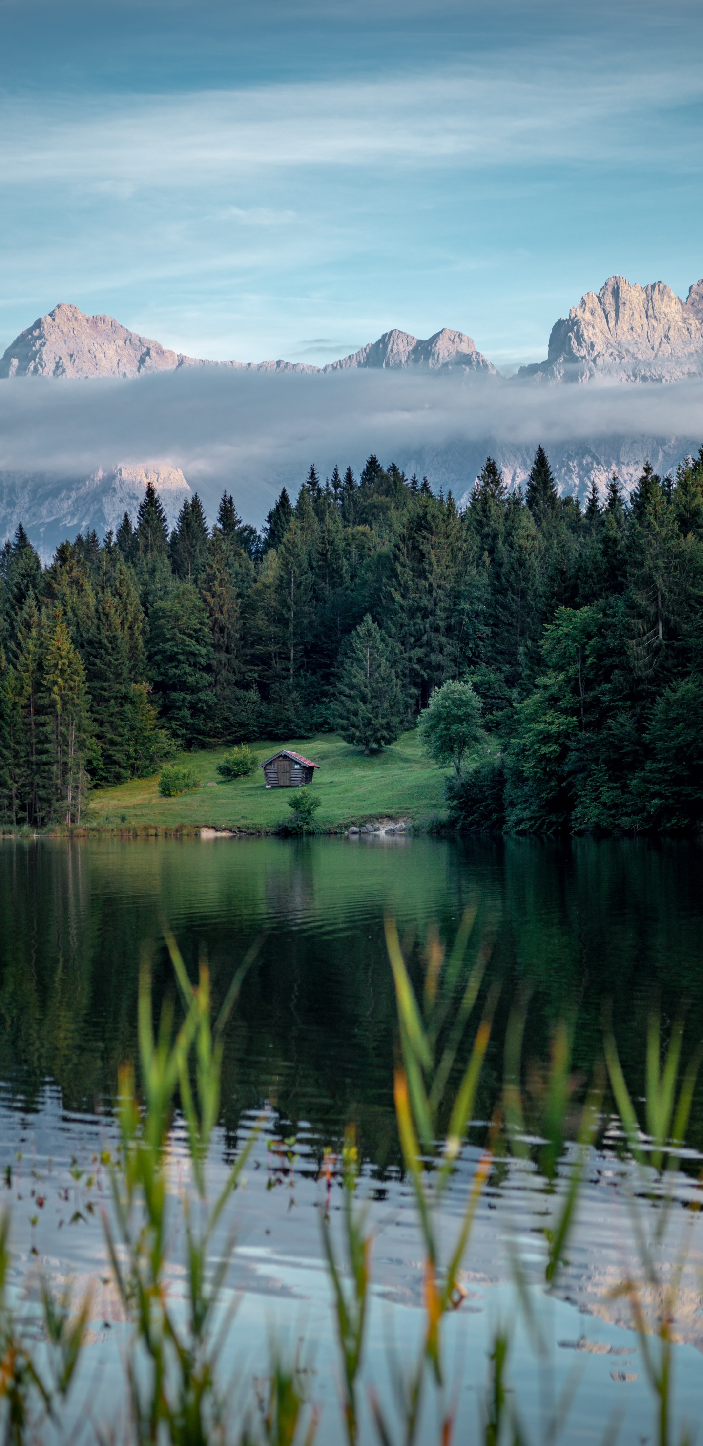 Обои природа, природный ландшафт, отражение, водоем, озеро в разрешении 1440x2960