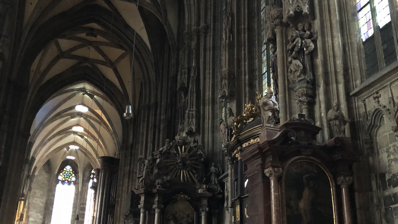 Обои средневековая архитектура, базилика, религиозный институт, собор, архитектура в разрешении 1280x720