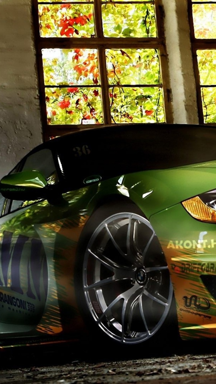 Обои bmw m3, зеленый, bmw, БМВ модифицированных автомобилей, личный роскошный автомобиль в разрешении 720x1280