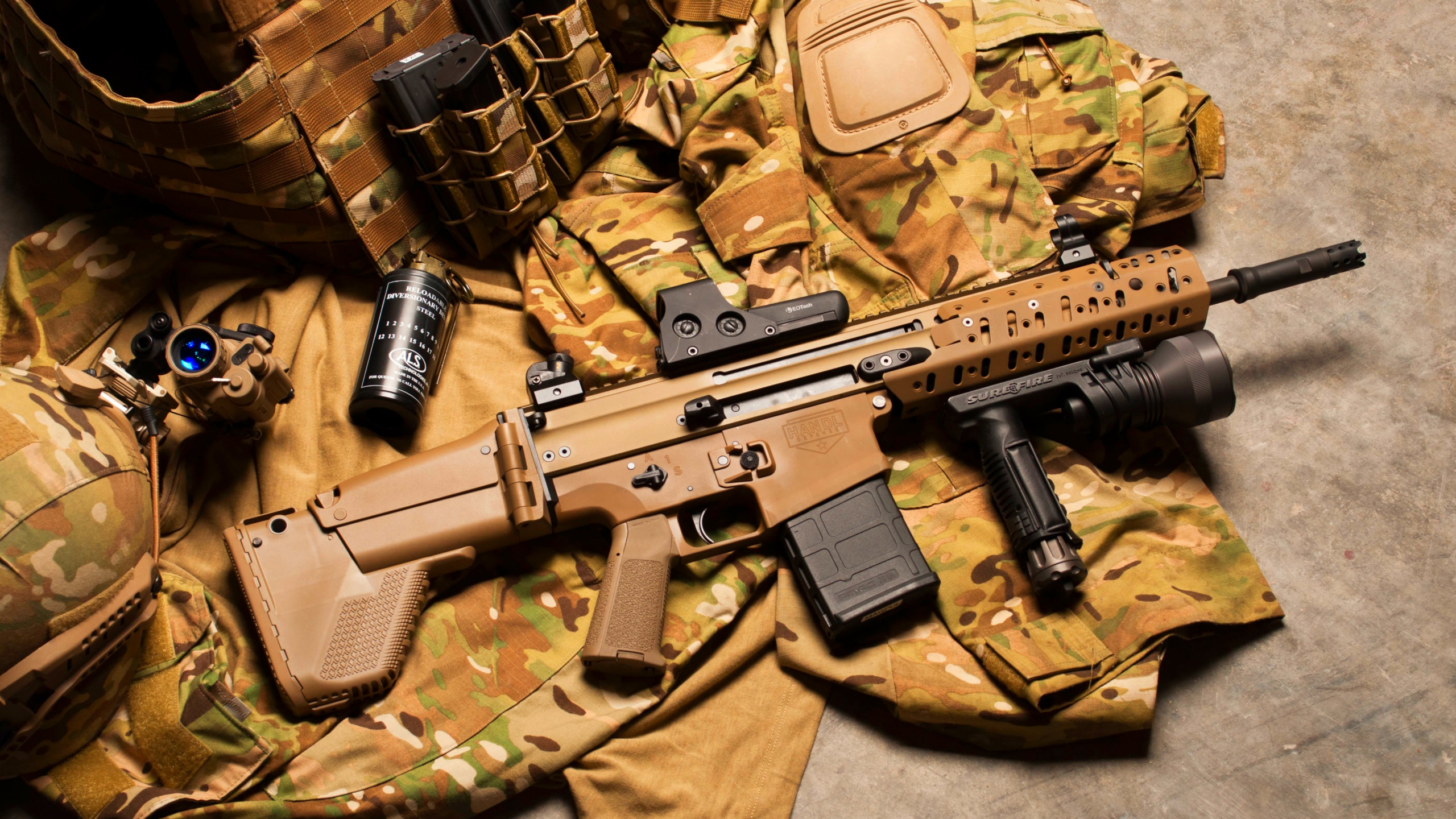 Обои fn scar, fn herstal, орудие, огнестрельное оружие, триггер в разрешении 2560x1440