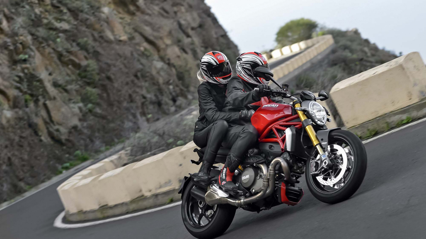 Обои ducati monster, ducati, мотоцикл, крейсер, мотоспорт в разрешении 1366x768