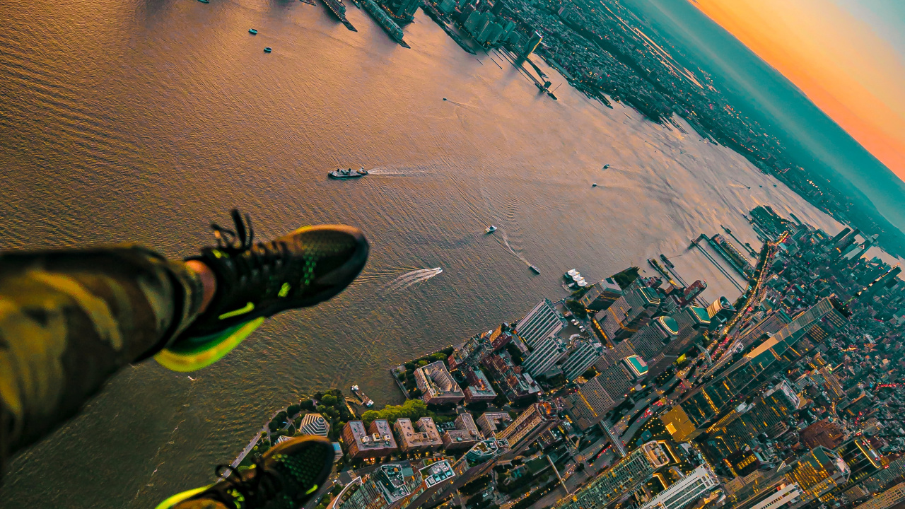 Обои вода, отражение, желтый, городской район, облако в разрешении 1280x720