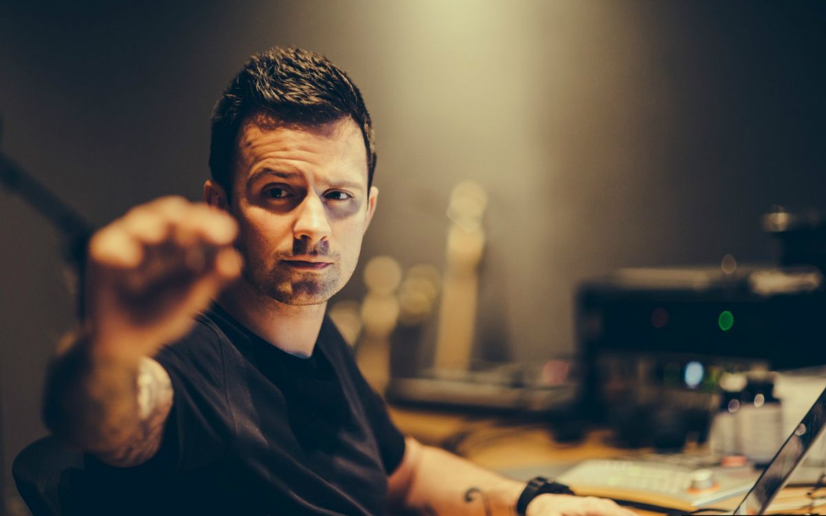 Обои музыкальный исполнитель, забава, портрет, человек, Альбом в разрешении 1920x1200