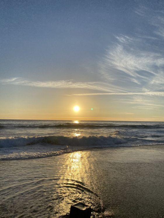 Обои море, прилив, вода, облако, гидроресурсы в разрешении 1536x2048