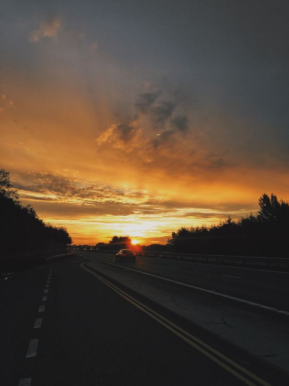 Обои облако, дорога, горизонт, закат, восход солнца в разрешении 3024x4032