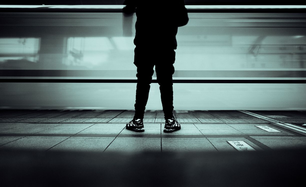 Обои черный, белые, стояние, монохромный, свет в разрешении 5802x3557