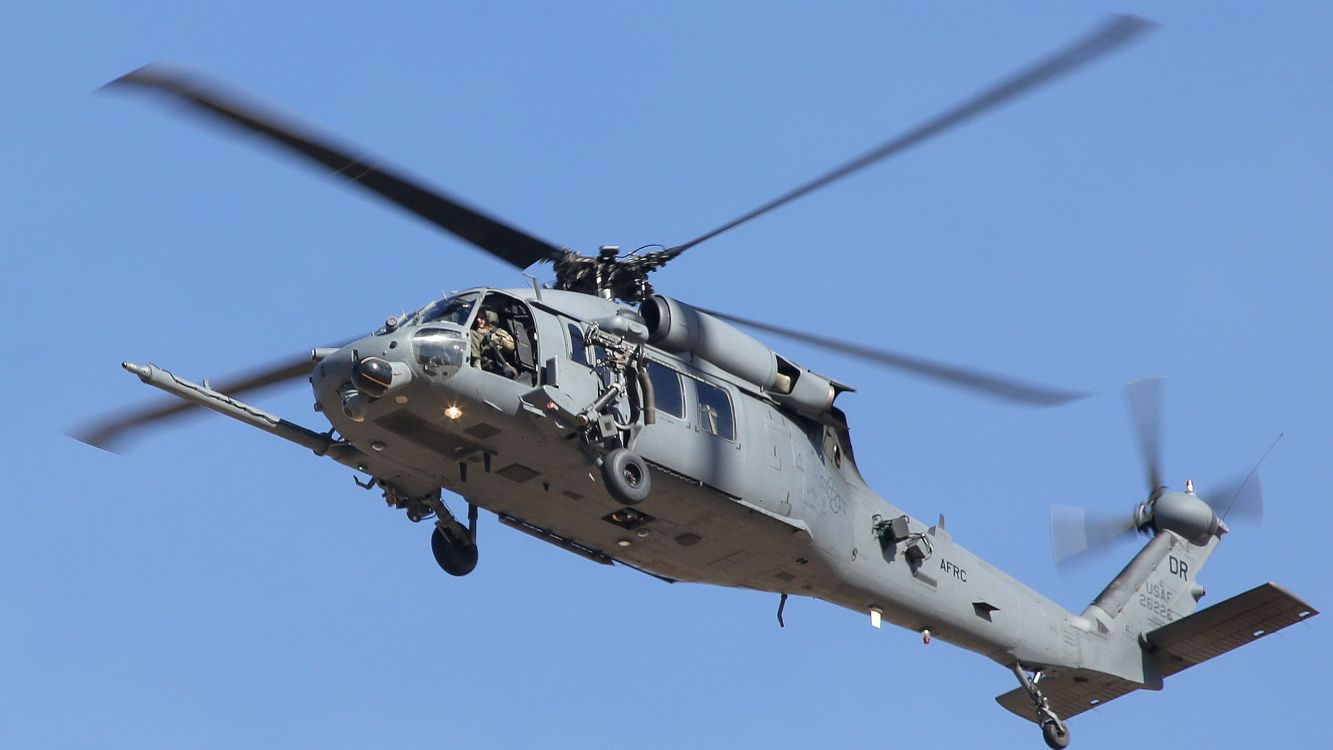 Обои вертолет, винтокрылая машина, самолеты Сикорского, военный вертолет, воздушные силы в разрешении 2560x1440