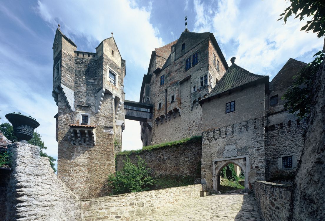 Обои Замок Perntejn, замок, фортификация, средневековая архитектура, здание в разрешении 3543x2406