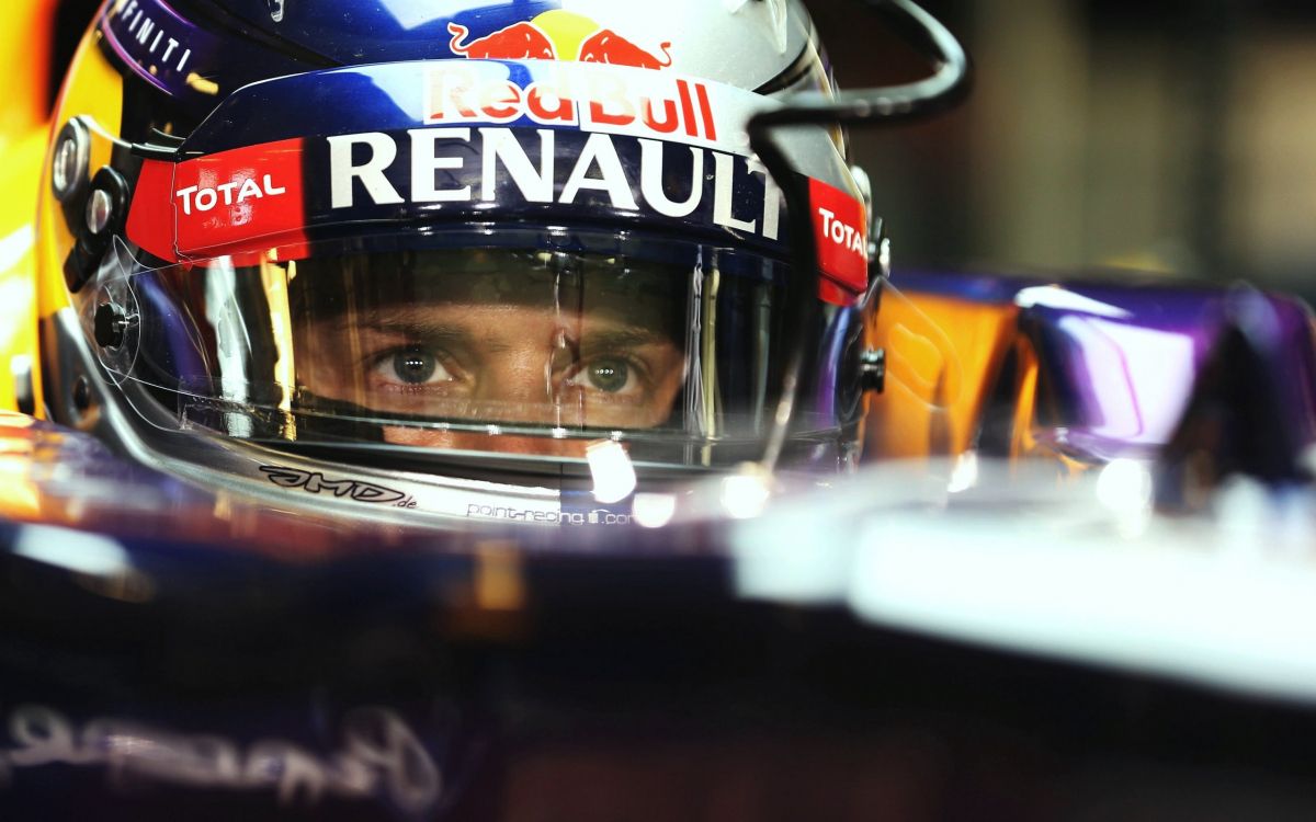 Обои Формула 1, Ред Булл, автогонки, гонка чемпионов, шлем в разрешении 2560x1600