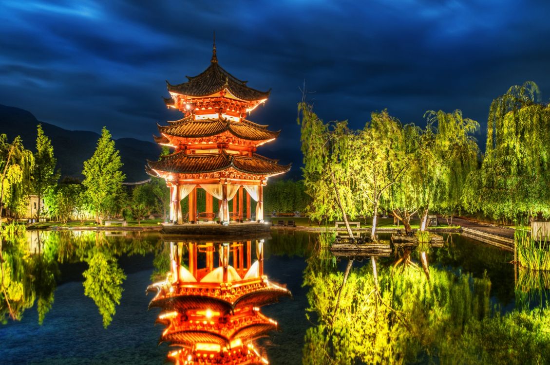 Обои природа, отражение, пагода, ориентир, китайская архитектура в разрешении 2560x1700