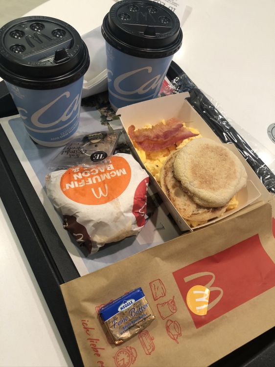 Обои завтрак, нездоровая пища, полноценный завтрак, быстрое питание, пища в разрешении 1536x2048