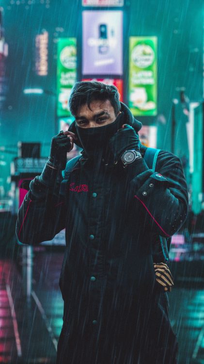 Обои снимок, перчатка, зеленый, человек, стояние в разрешении 3306x5878