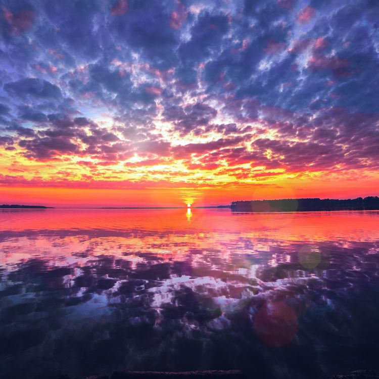 Обои восход солнца, яблоко, облако, вода, атмосфера в разрешении 2732x2732