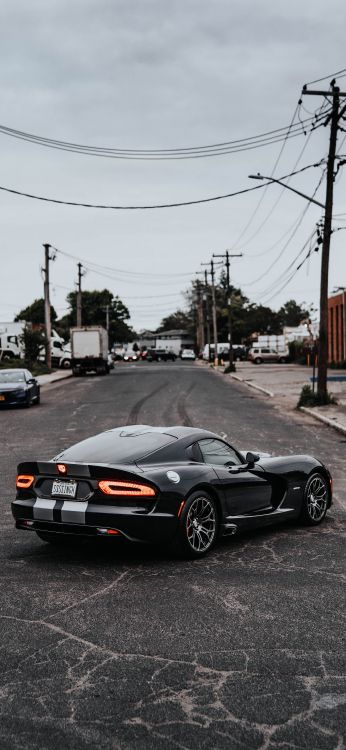 Обои легковые автомобили, суперкар, колесо, шина, автомобильное освещение в разрешении 2050x4440