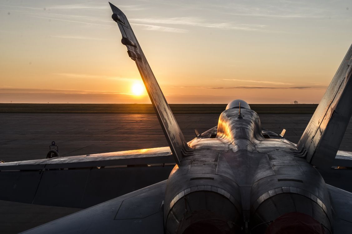 Обои закат, Макдоннелл Дуглас Ф-18 Хорнет, самолет, mcdonnell douglas cf 18 hornet, самолеты в разрешении 4256x2832