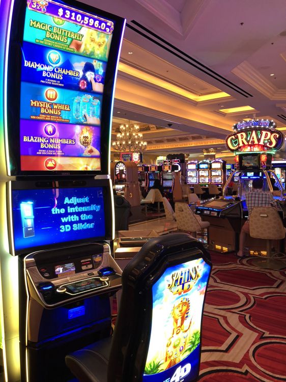 Обои Лас Вегас, США, казино, аркадный шкаф, простая машина в разрешении 1536x2048