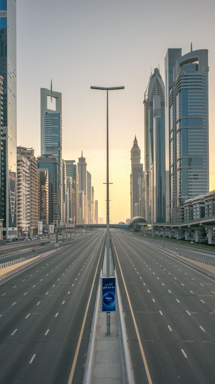 Обои небоскреб, здание, дневное время, вышка, сумрак в разрешении 1080x1920