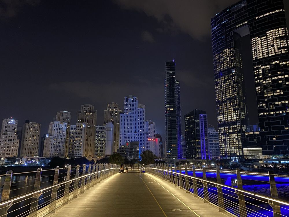 Обои Дубай, ночь, башня, город, метрополия в разрешении 2048x1536