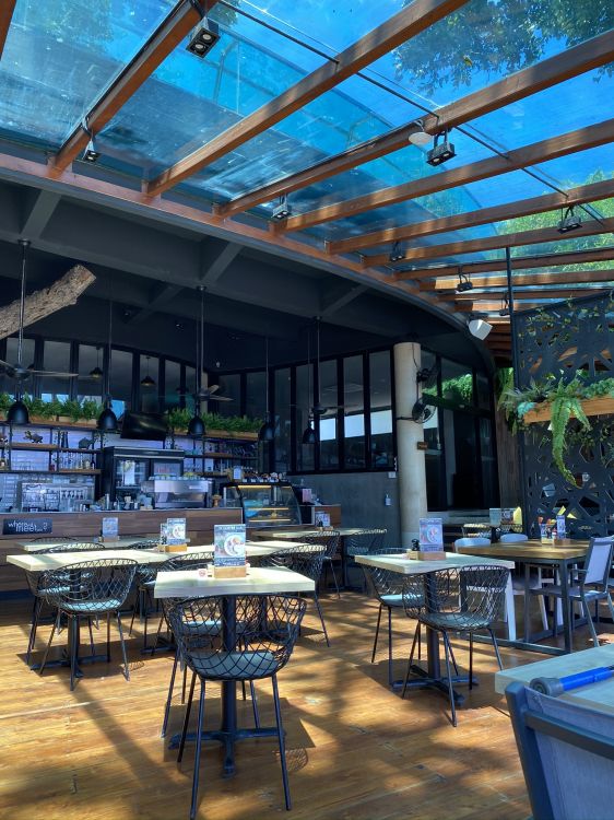 Обои крыша, недвижимость, мебель, таблица, луч в разрешении 1536x2048