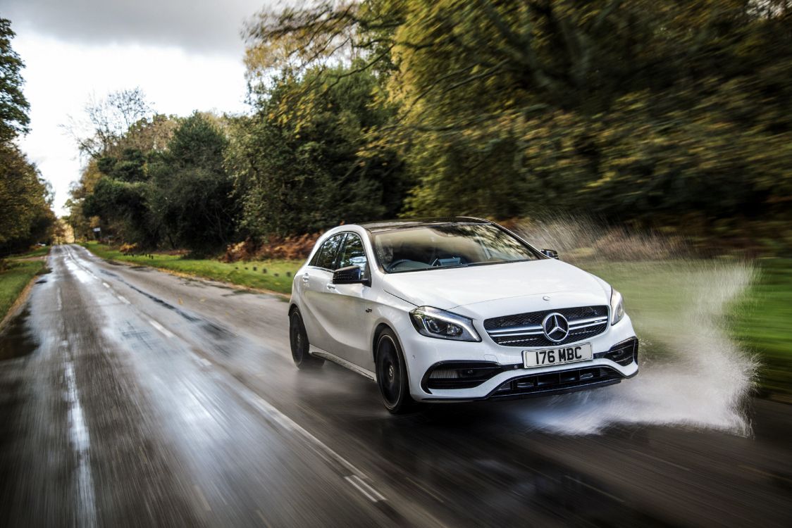 Обои авто, Мерседес-Бенц Вт 176, семейный автомобиль, Фольксваген гольф, автомобиль среднего размера в разрешении 4096x2731