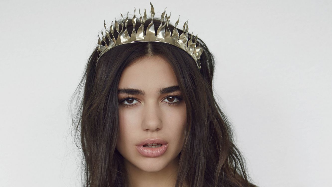 Обои Dua Lipa, волосы, корона, аксессуар для волос, лицо в разрешении 3768x2120