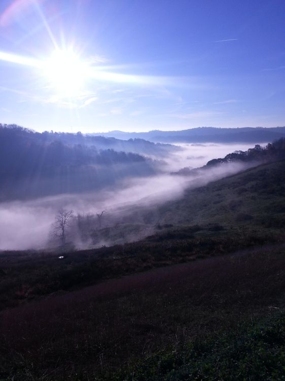 Обои горный рельеф, облако, нагорье, атмосфера, утро в разрешении 2448x3264