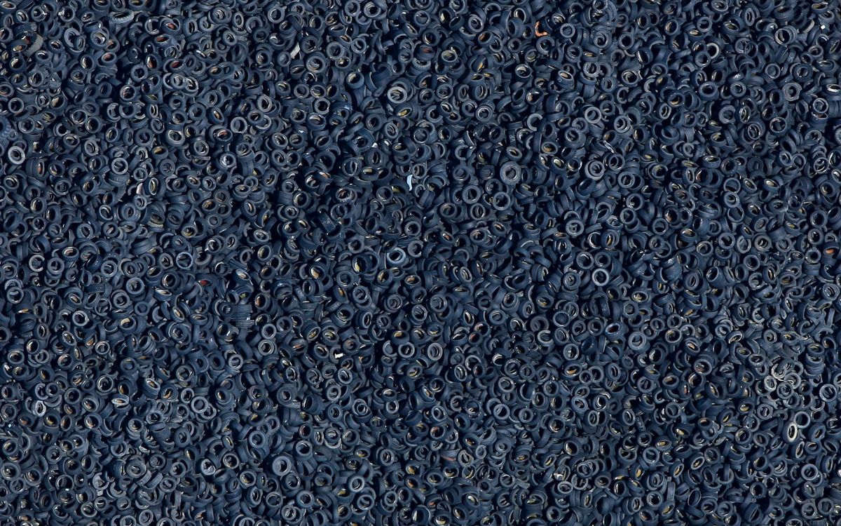 Обои синий, узор, асфальт, смола, bmw 3 серии в разрешении 2560x1600