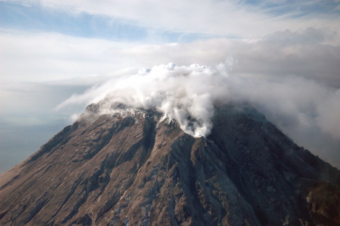 Обои хребет, щитовой вулкан, вулкан, пейзажи гор, стратовулкан в разрешении 3008x2000