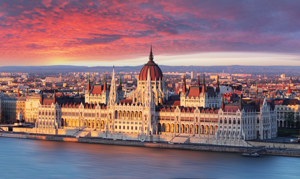 Обои Здание Венгерского Парламента, ориентир, город, городской пейзаж, линия горизонта в разрешении 4441x2647