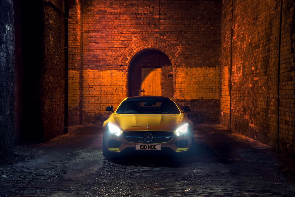 Обои авто, свет, желтый, городской автомобиль, mercedes benz sls amg в разрешении 4096x2730