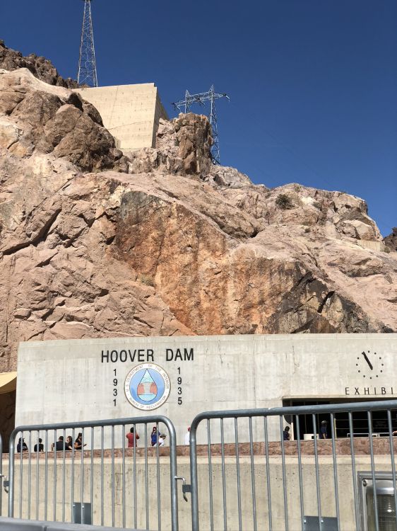 Обои плотина Гувера, рок, ориентир, коренная порода, склон в разрешении 1536x2048