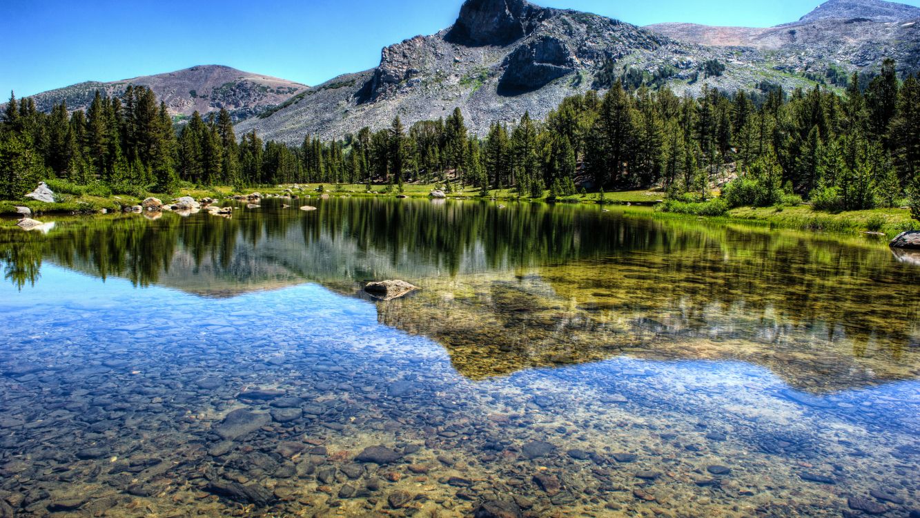 Обои озеро, отражение, природа, каровое озеро, гора в разрешении 2560x1440