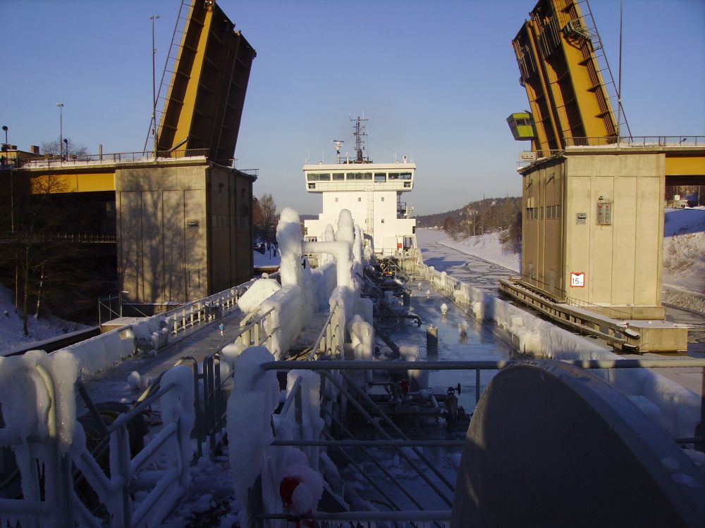 Обои снег, зима, замораживание, город, лед в разрешении 2560x1920