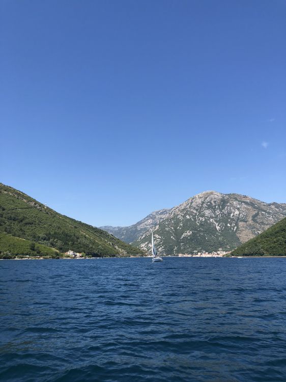 Обои горный рельеф, гидроресурсы, нагорье, горный хребет, холм в разрешении 1536x2048