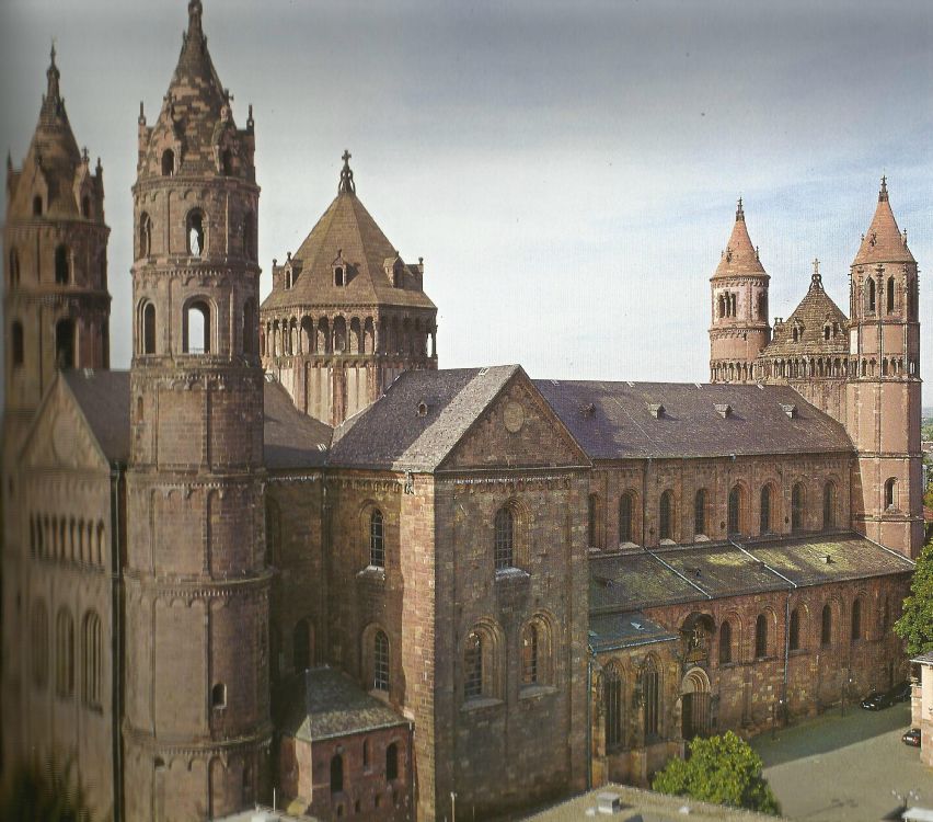 Обои готическая архитектура, архитектура, средневековая архитектура, здание, классическая архитектура в разрешении 2745x2414