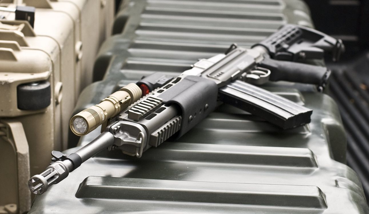 Обои карабин M4, орудие, огнестрельное оружие, триггер, оружейный аксессуар в разрешении 2000x1161