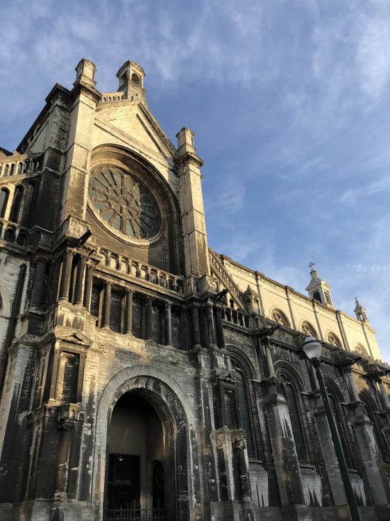 Обои средневековая архитектура, история, собор, Перечисленное здание, архитектура в разрешении 1536x2048