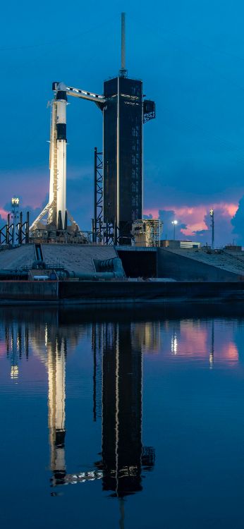 Обои SpaceX, spacex при запуске, экипаж дракона демо-2, Международная космическая станция, НАСА в разрешении 1284x2778