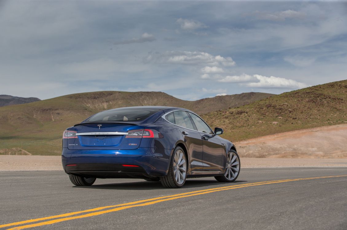 Обои Tesla, 2016 S модели Tesla P90D, авто, электромобиль, автомобиль в разрешении 2048x1360