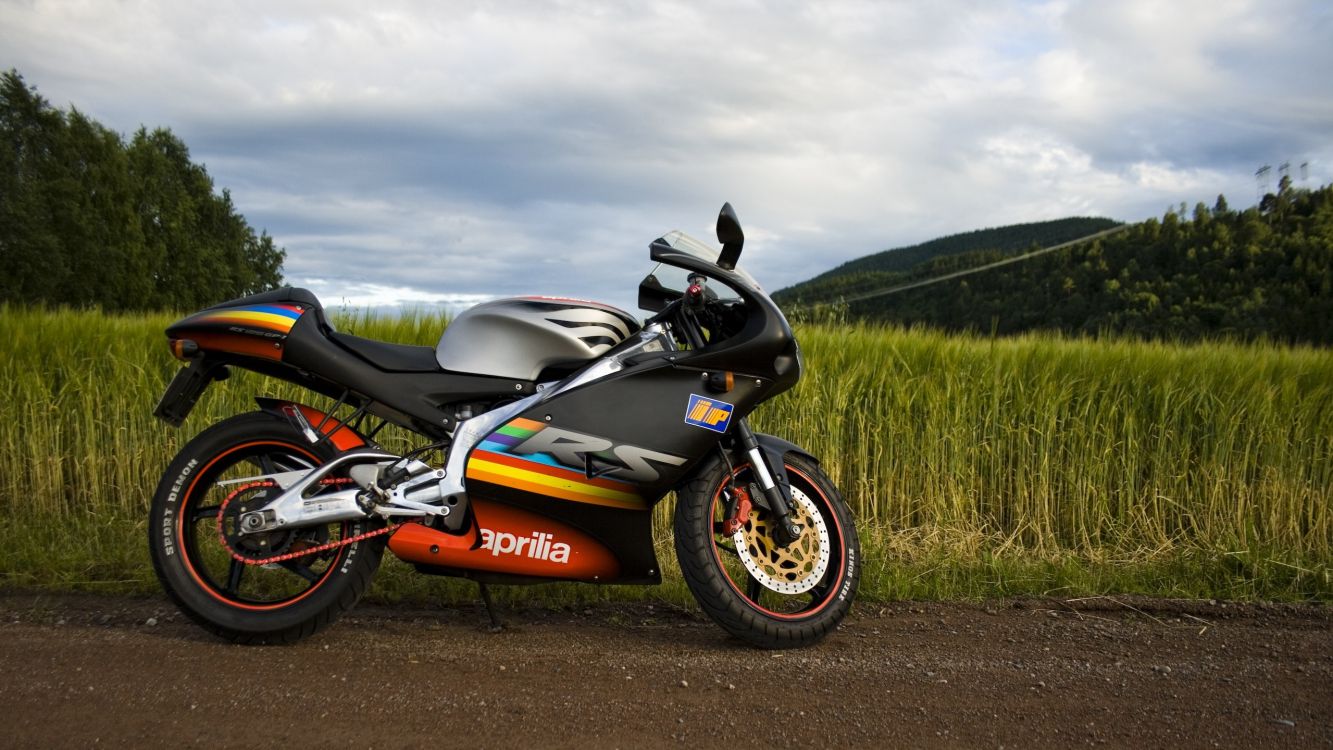 Обои априлия, мотоцикл, aprilia rs125, aprilia rsv4, априлия 50 рупий в разрешении 2560x1440
