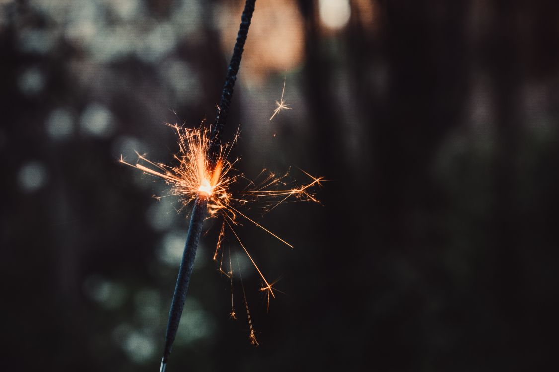 Обои салют, бенгальский огонь, свет, событие, праздник в разрешении 6000x4000