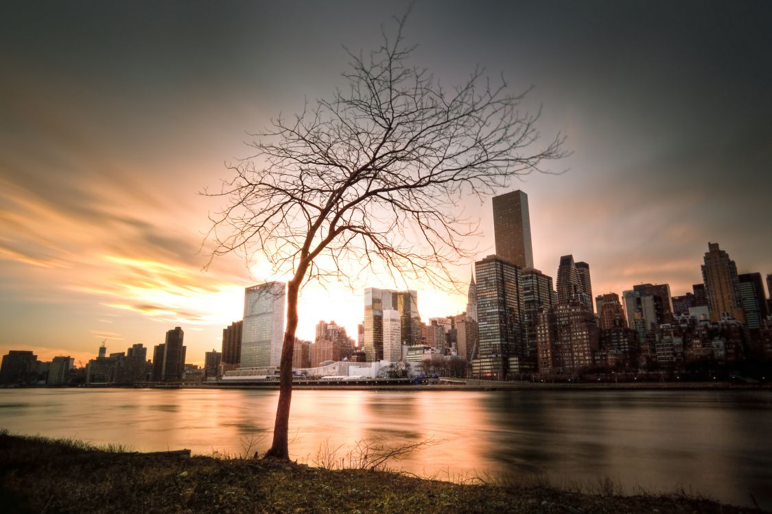 Обои отражение, небоскреб, город, городской пейзаж, линия горизонта в разрешении 2048x1365